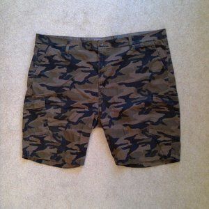 Men's camo cargo short